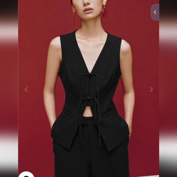 Skater V-Neck Glamor Vest - XS - Picture 2 of 6